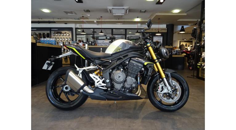 TRIUMPH SPEED TRIPLE 1200 RS