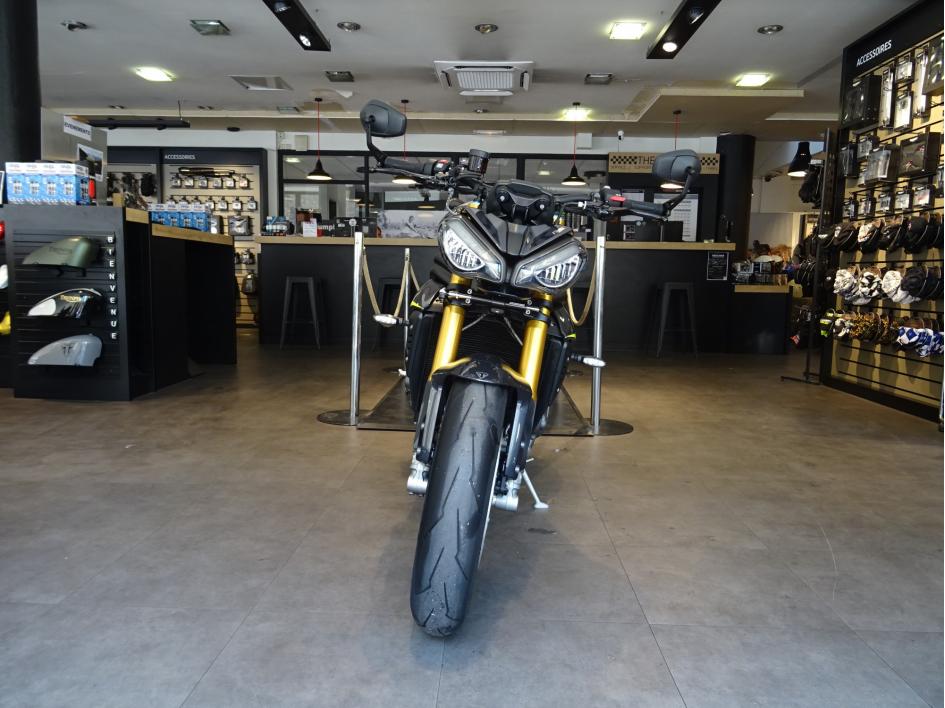 TRIUMPH SPEED TRIPLE 1200 RS