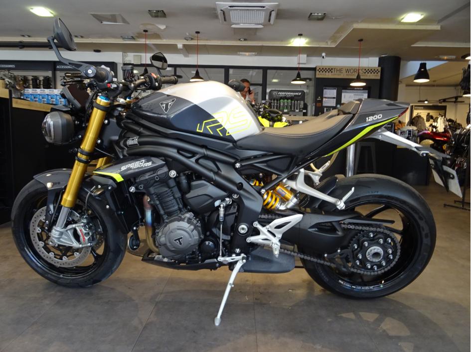 TRIUMPH SPEED TRIPLE 1200 RS