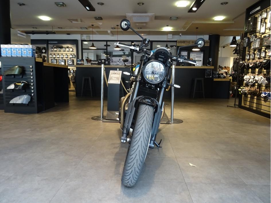 TRIUMPH SPEED TWIN 900