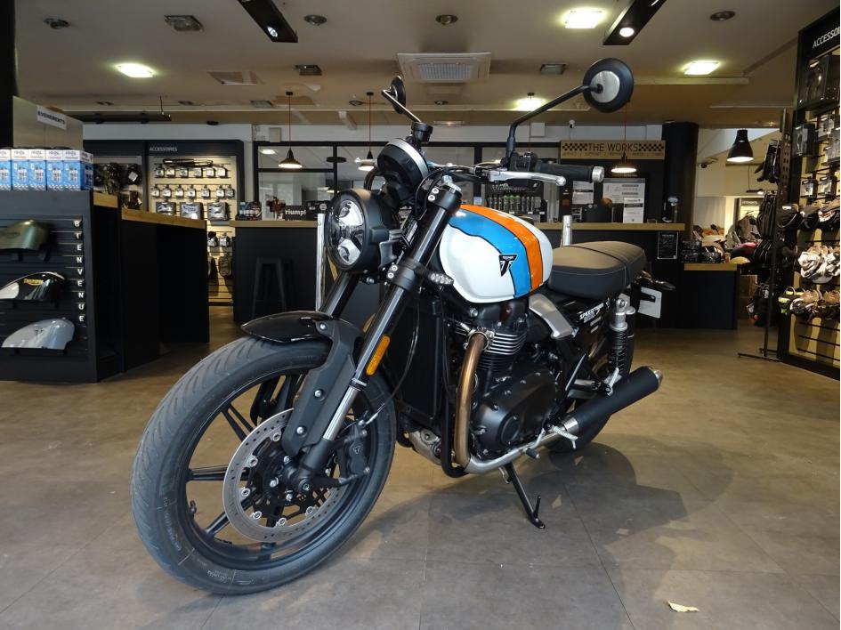 TRIUMPH SPEED TWIN 900