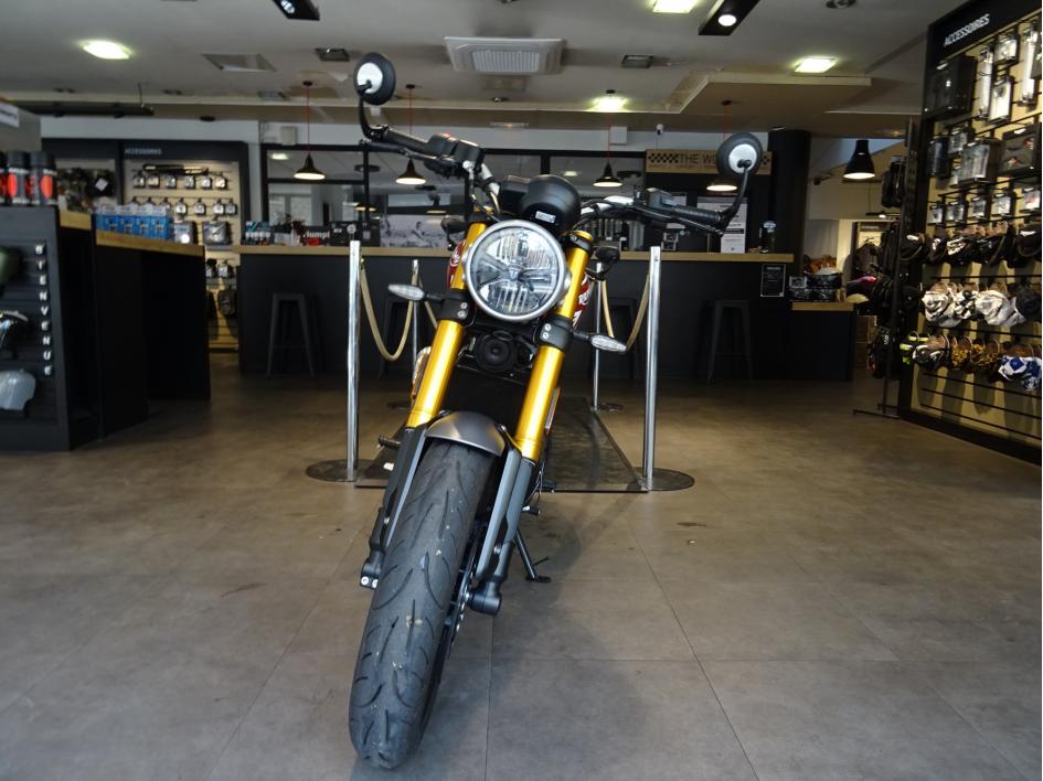 TRIUMPH SPEED 400