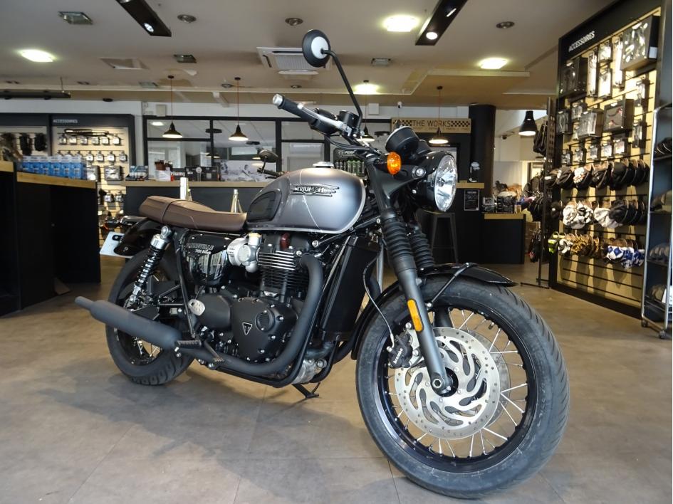 TRIUMPH Bonneville T120 Black