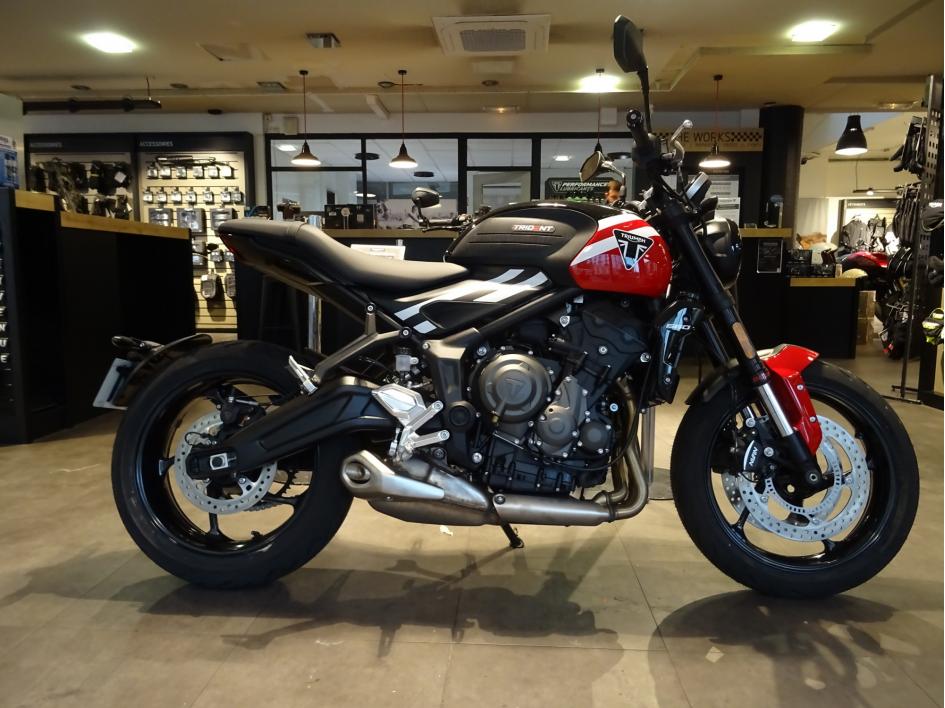 TRIUMPH TRIDENT 660