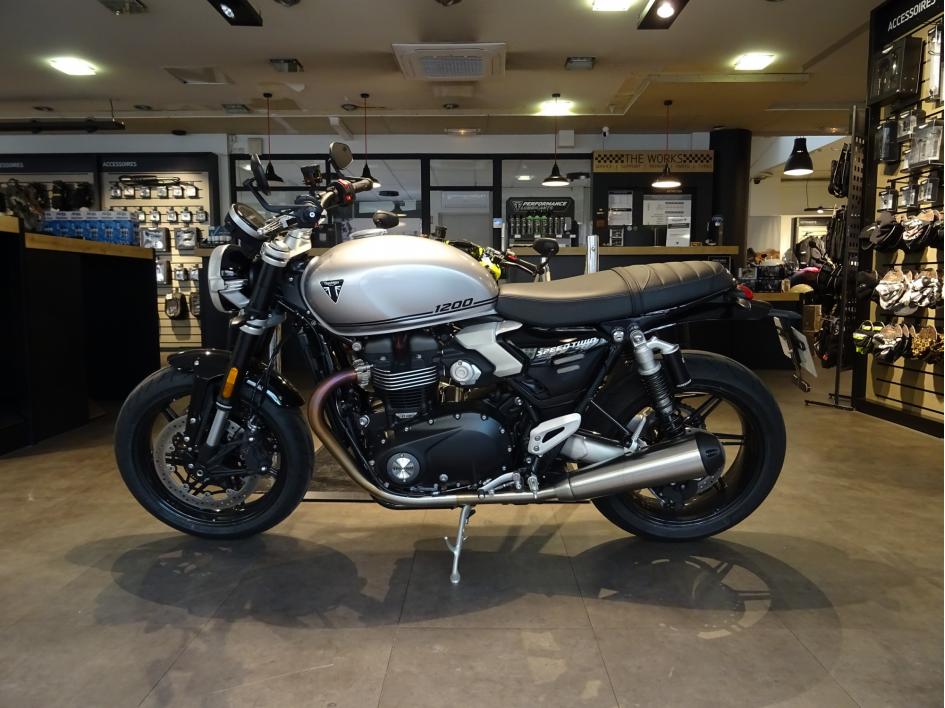 TRIUMPH SPEED TWIN 1200
