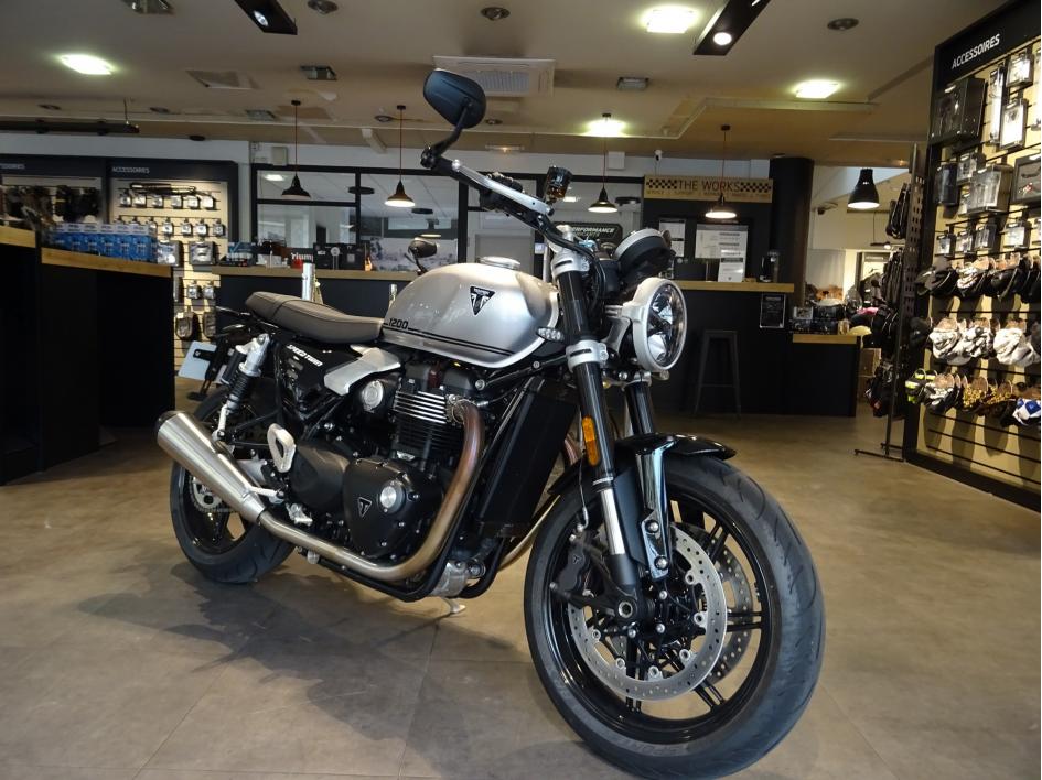 TRIUMPH SPEED TWIN 1200