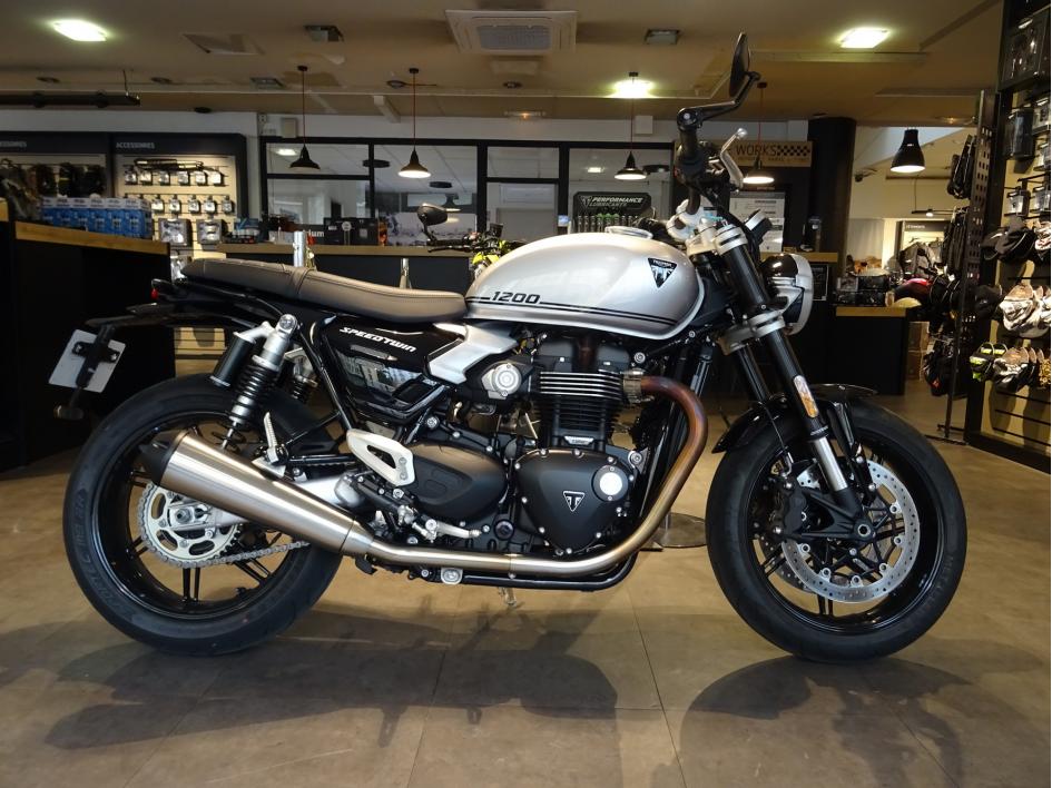TRIUMPH SPEED TWIN 1200